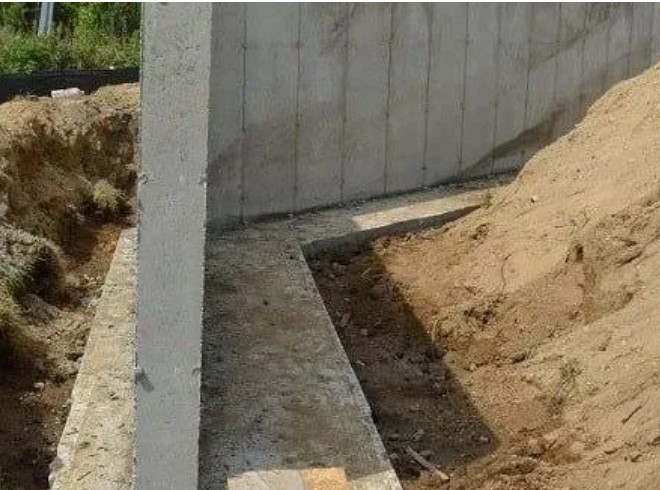 Retaining Wall